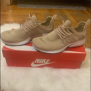 Nike Presto Sneakers Nude